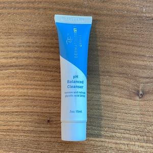 Dermatologist Choice pH balance cleanser, sealed .5 ounce.